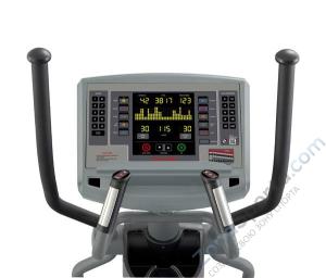 Эллиптичecкий тpeнaжep Circle Fitness E7